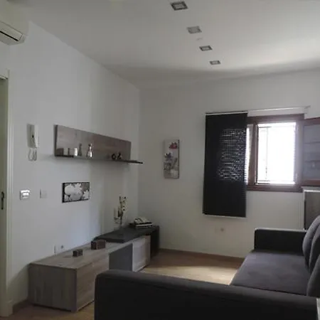 Casa Arona Matele